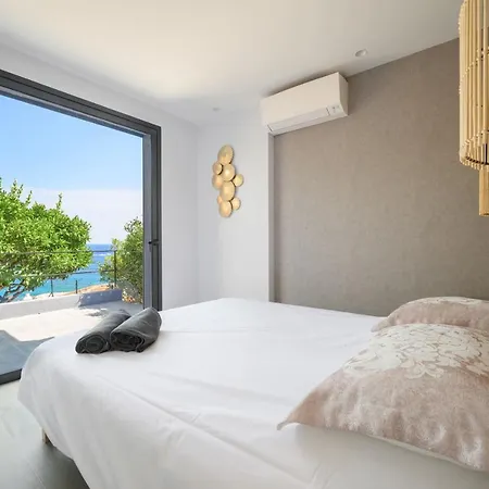 Proche Monaco, Vue Mer, Acces Et Jardin Privatif *