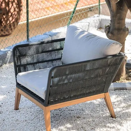 Proche Monaco, Vue Mer, Acces Et Jardin Privatif *