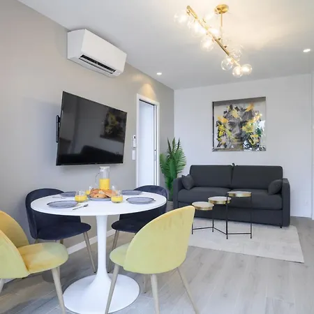 Proche Monaco, Vue Mer, Acces Et Jardin Privatif *