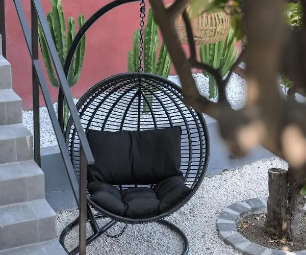 Proche Monaco, Vue Mer, Acces Et Jardin Privatif *