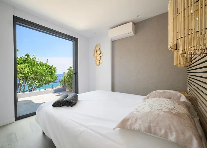 Proche Monaco, Vue Mer, Acces Et Jardin Privatif *