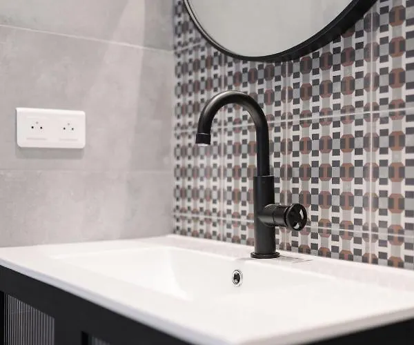 Proche Monaco, Vue Mer, Acces Et Jardin Privatif