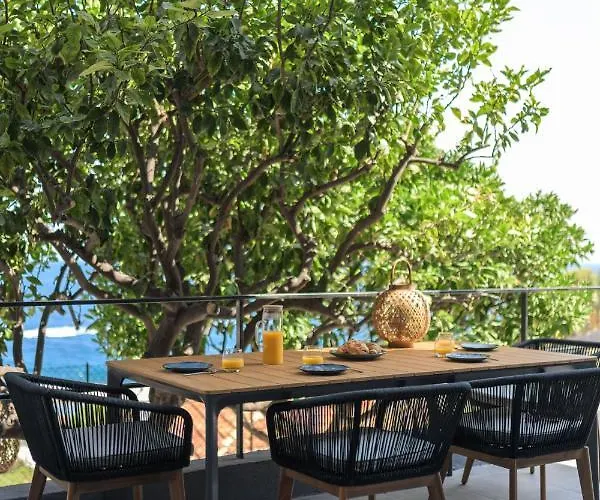 Proche Monaco, Vue Mer, Acces Et Jardin Privatif * Кап-д'Ай