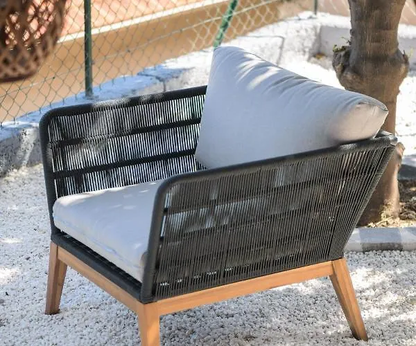 Proche Monaco, Vue Mer, Acces Et Jardin Privatif *